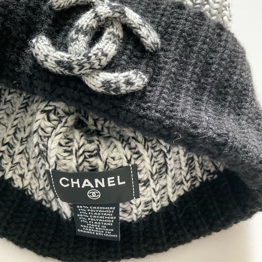 CHANEL Two-Tone Knit Beanie in Black and Gray - Picture 4 of 4